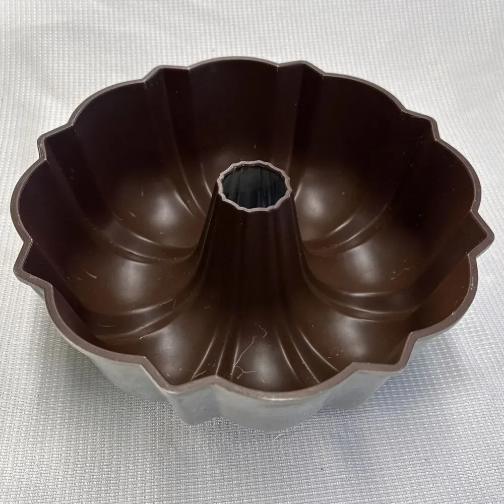 Vintage Nordic Ware The Original Bundt Pan Heavy Cast Aluminum 12 cup Silver Box